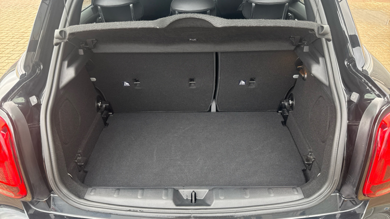 MINI Hatchback 1.5 Cooper Sport Premium 5dr Auto Petrol Hatchback